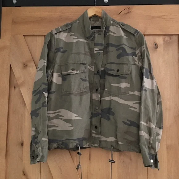 RAILS Lightweight Camouflage Jacket Size S - Picture 3 of 5